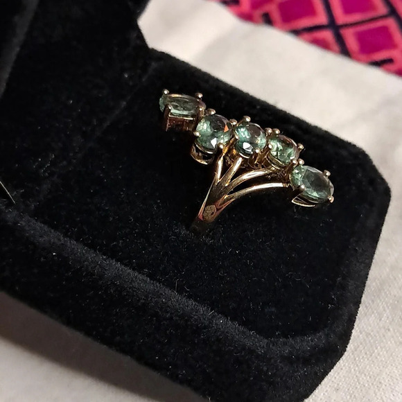 Natural Green Apatite 5 Stone Elongated Ring. - Picture 3 of 7